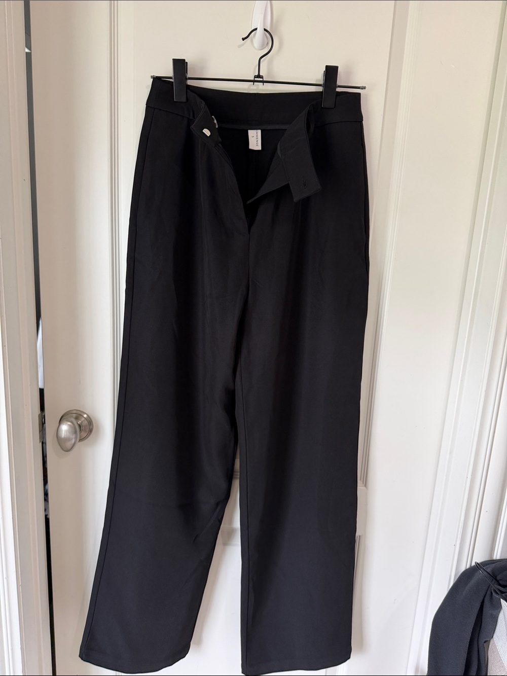 Commense Black Straight-Leg Trousers